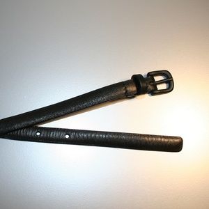 VINCE Skinny Leather Belt